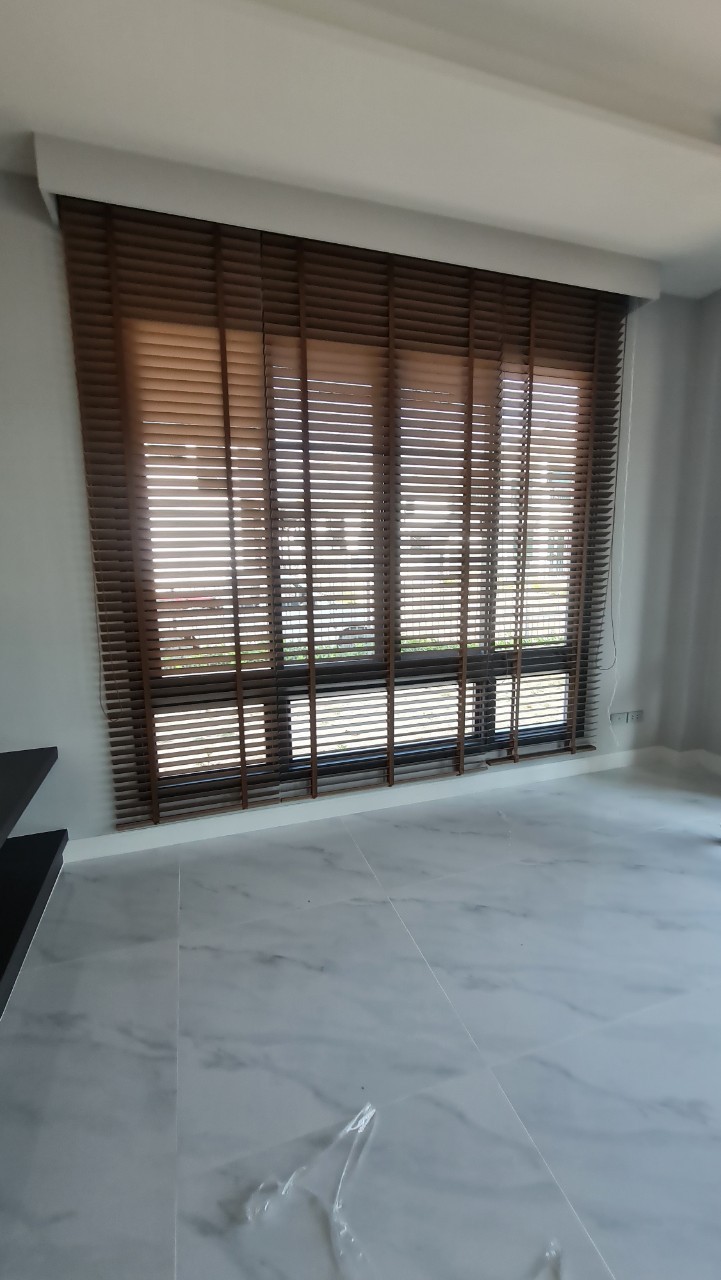 วอลเปเปอร์ลายไม้ 3D สำหรับคาเฟ่เปิดใหม่