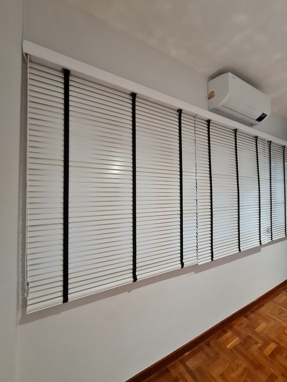 พรมทอพิเศษลายเรขาคณิต สำหรับห้องรับแขก