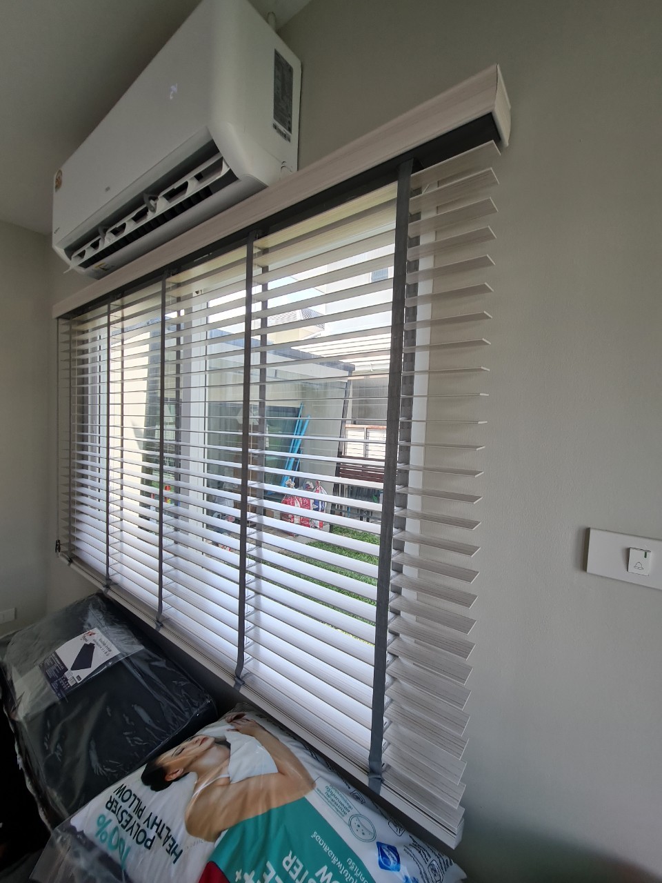 HC-003 | ผ้าม่านโรงพยาบาลพรีเมียม สีพาสเทลอ่อน พร้อมตาข่ายระบายอากาศ