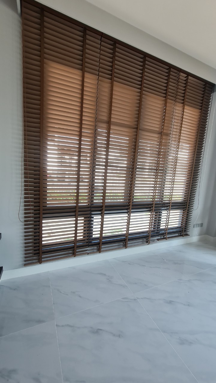 LC-060 | ผ้าม่านปักลายดอกไม้สไตล์ยุโรป สีน้ำเงินทอง