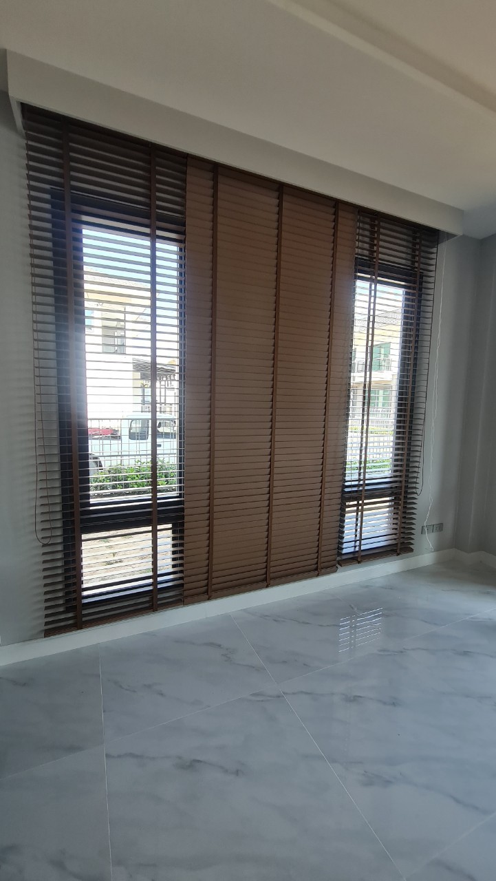 ฉากกั้นห้อง PVC กันน้ำ รุ่น PVC-02